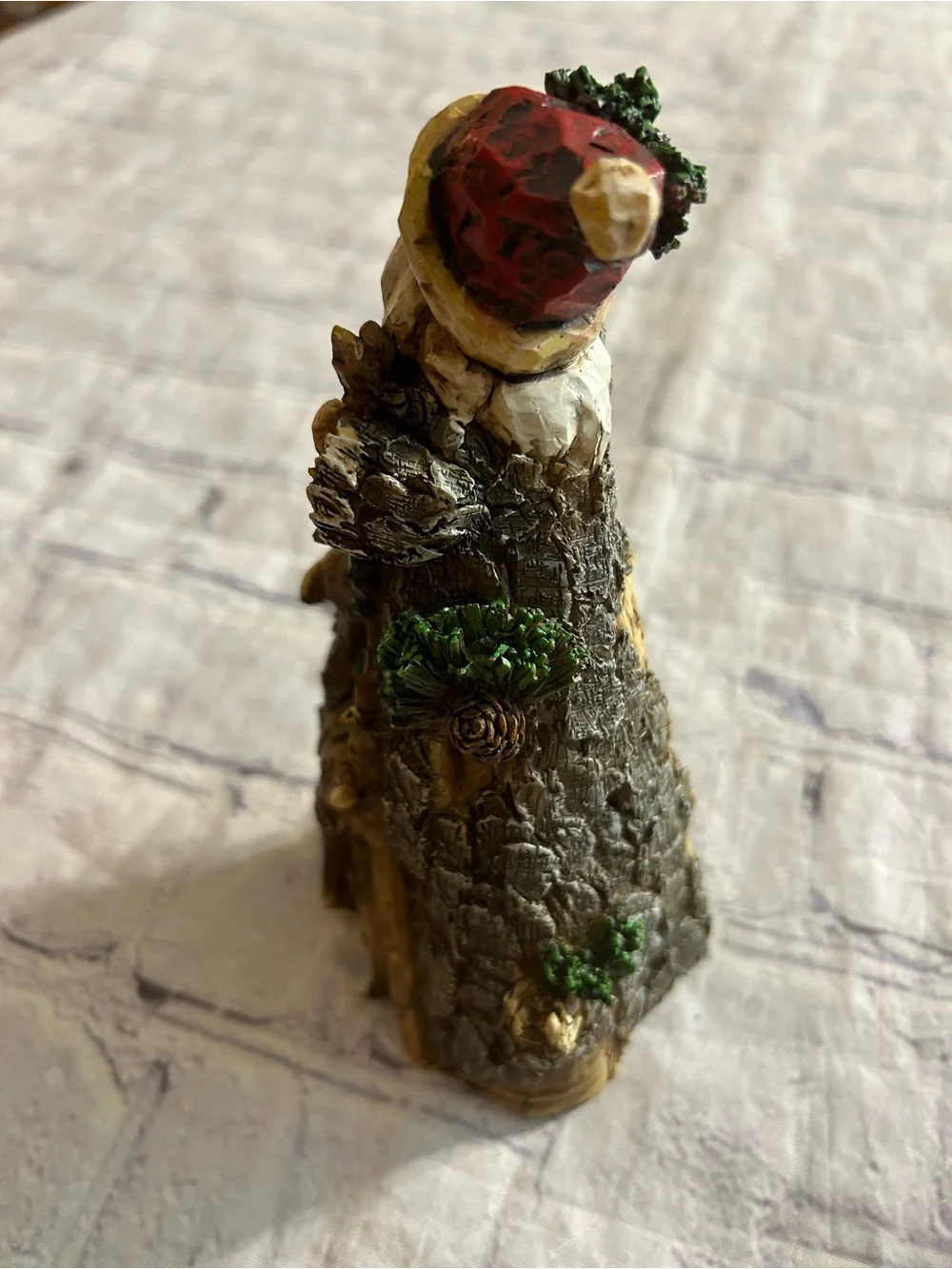 CHRISTMAS (2007) TABLEPIECE SANTA CLAUS COUNTRY WHIMSICAL OLD WORLD